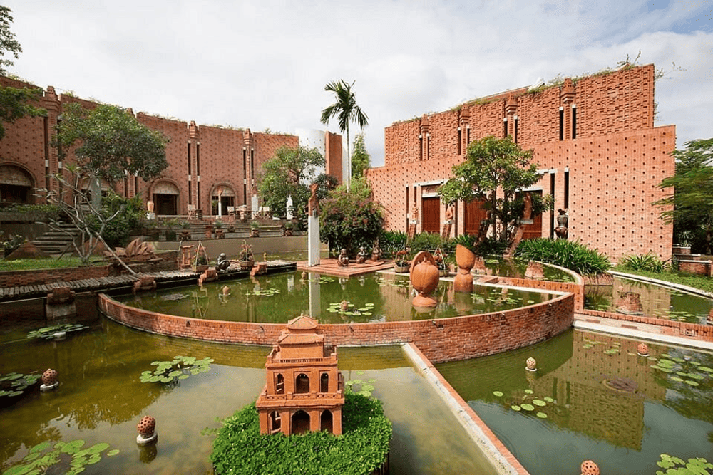 The park showcases Thanh Ha pottery village's craftsmanship and artistic legacy (Source: Tripadvisor - Management of Thanh Ha Terracotta Park & Museum)